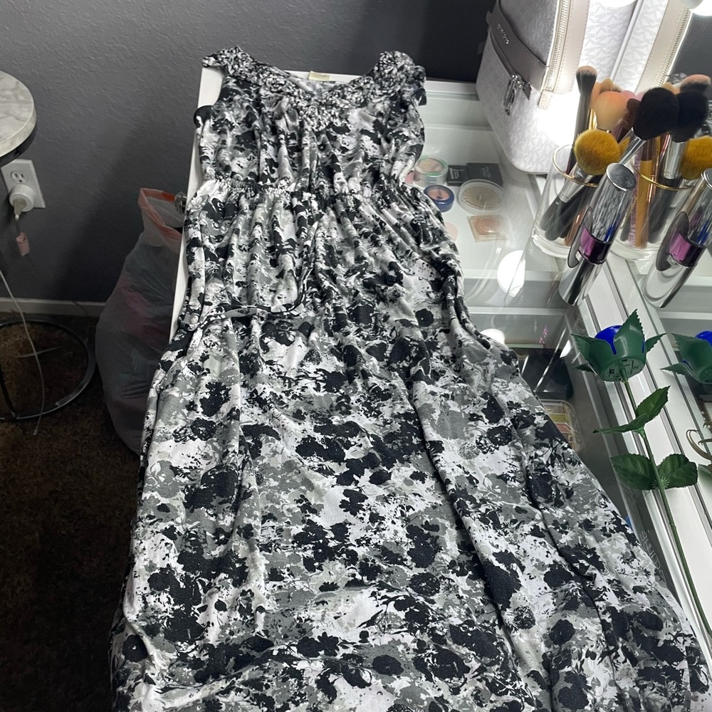 Long black & white dress